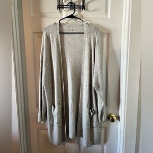 Women’s American Eagle oversized cardigan w/pockets